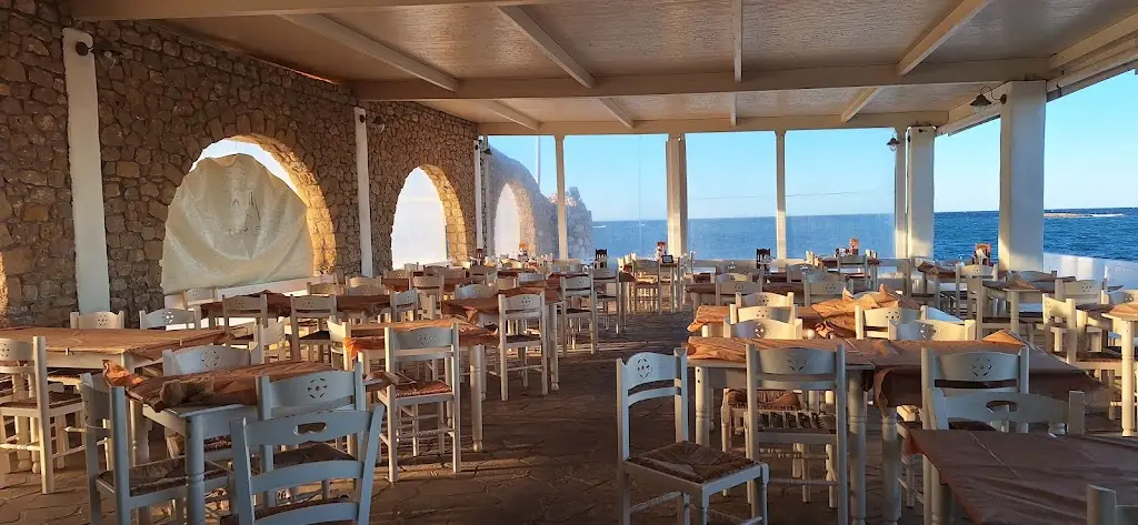 STELIOS Restaurant in Skýros