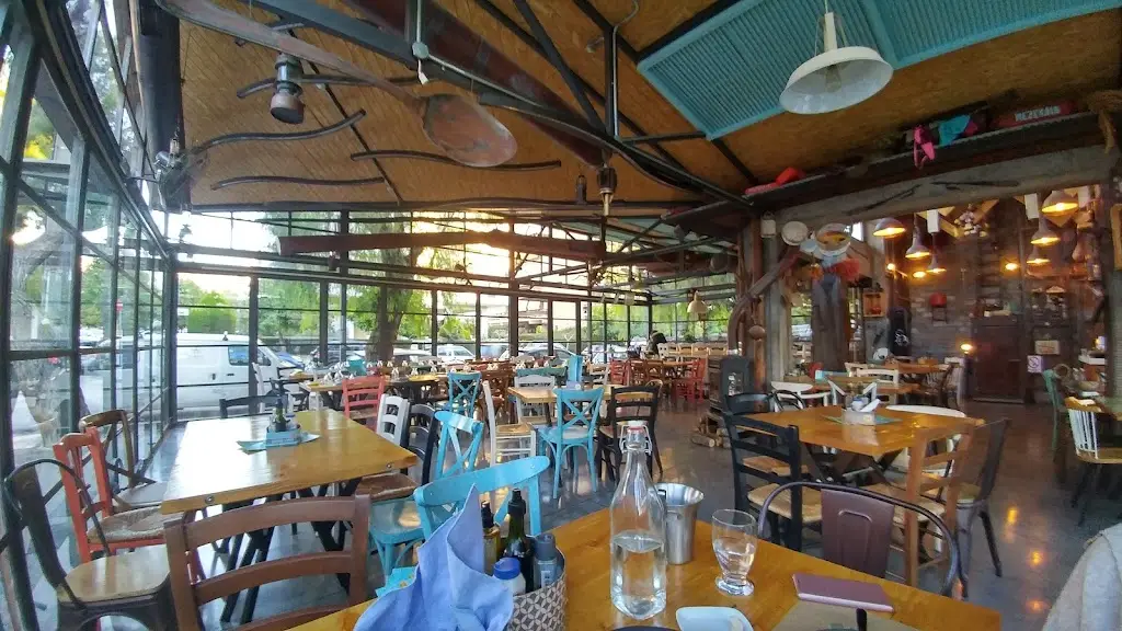 Mezeklik Restaurant in Argyroúpoli