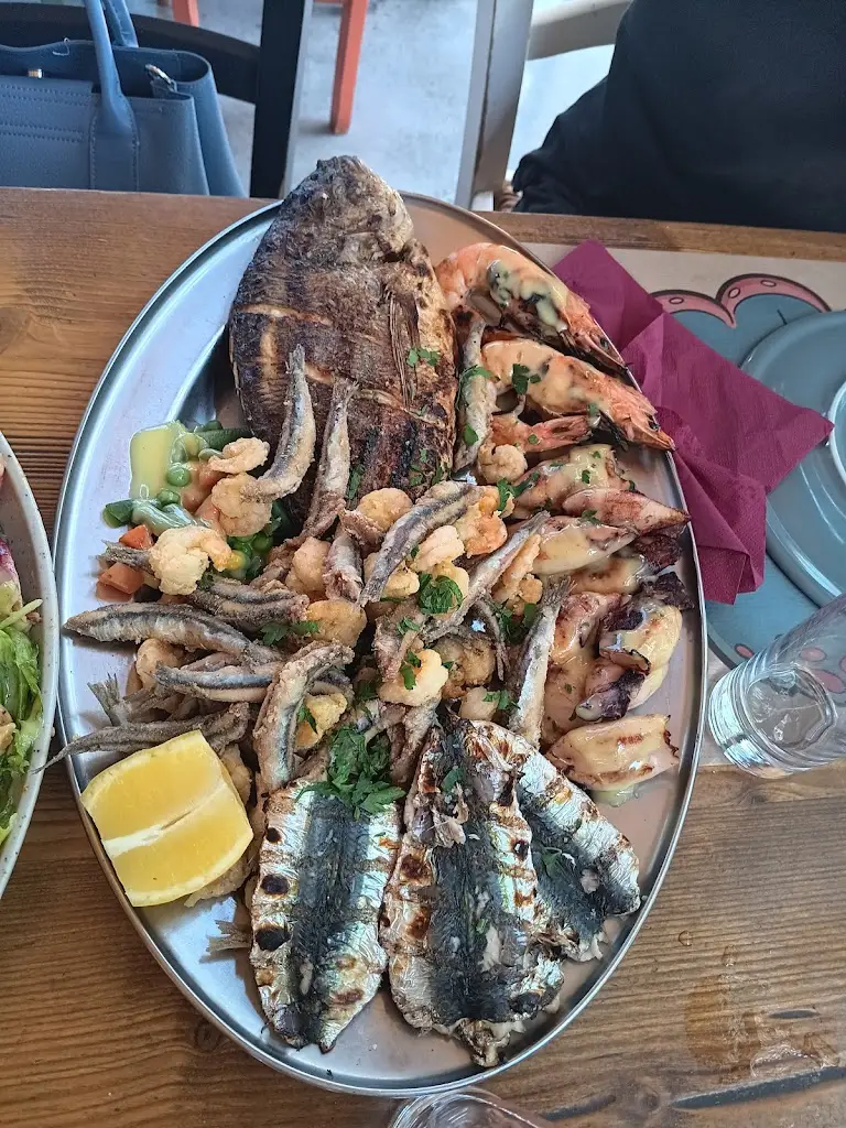 Mezeklik_Argyroúpoli_slider_image_3