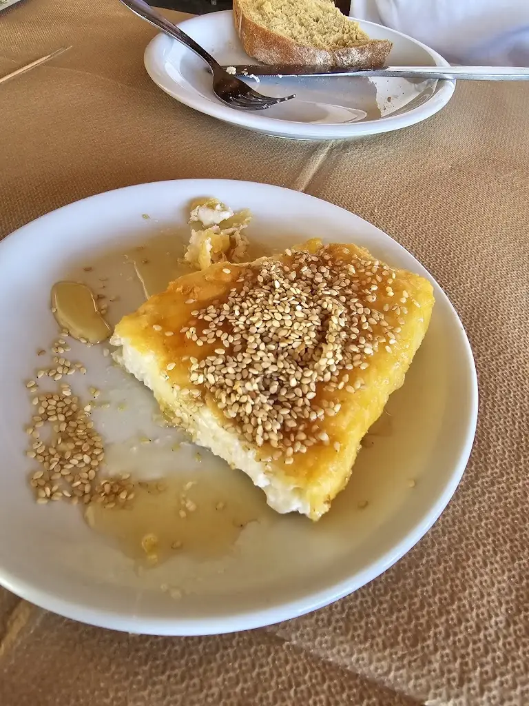 Aaron Edwards_Taverna Agios Petros_Skýros_Bewertung