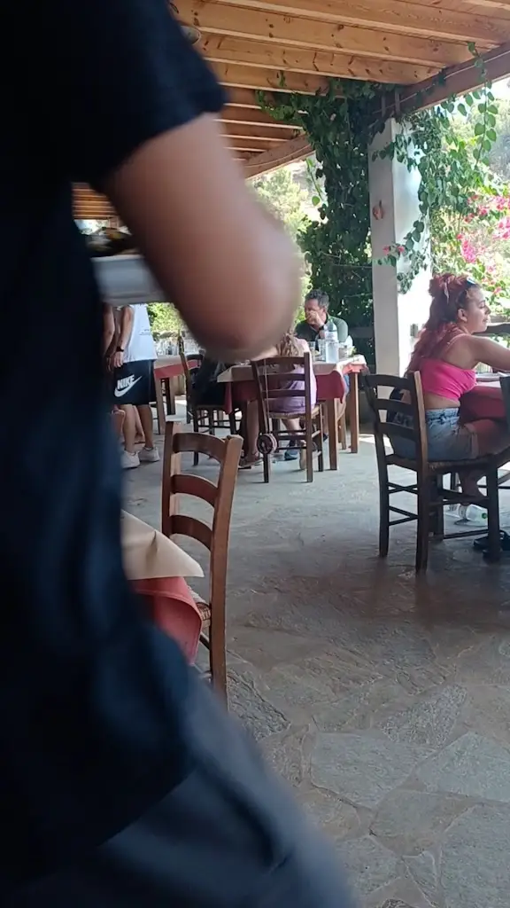 Taverna Agios Petros_Skýros_slider_image_2