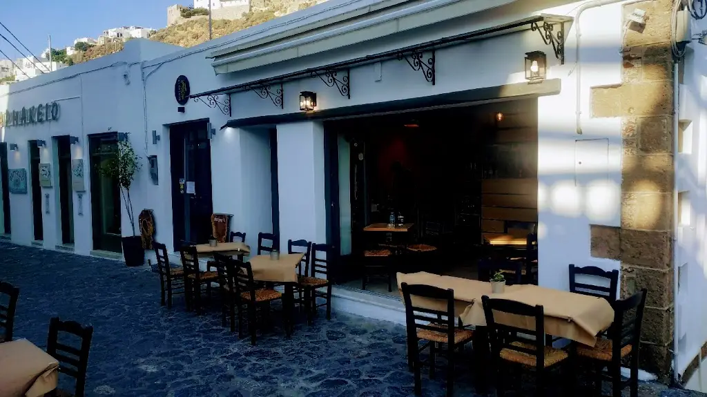 Τ'Αδράχτι | T'Adráchti Restaurant in Skýros