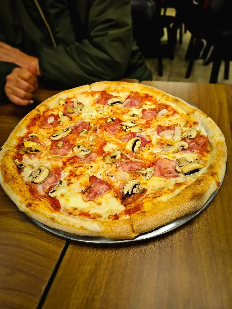 Mickaël Védrine_Barba Giannis & Maritsa_Skýros_Bewertung