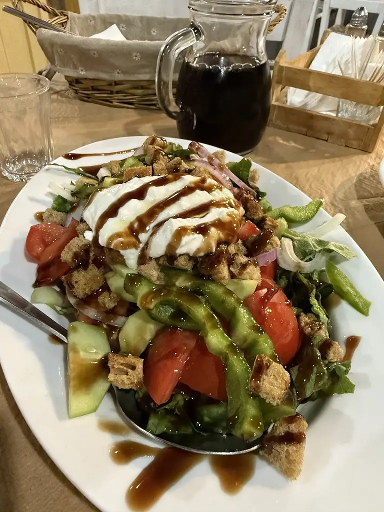 Yohan Loyer_To Skiriani_Skýros_Bewertung