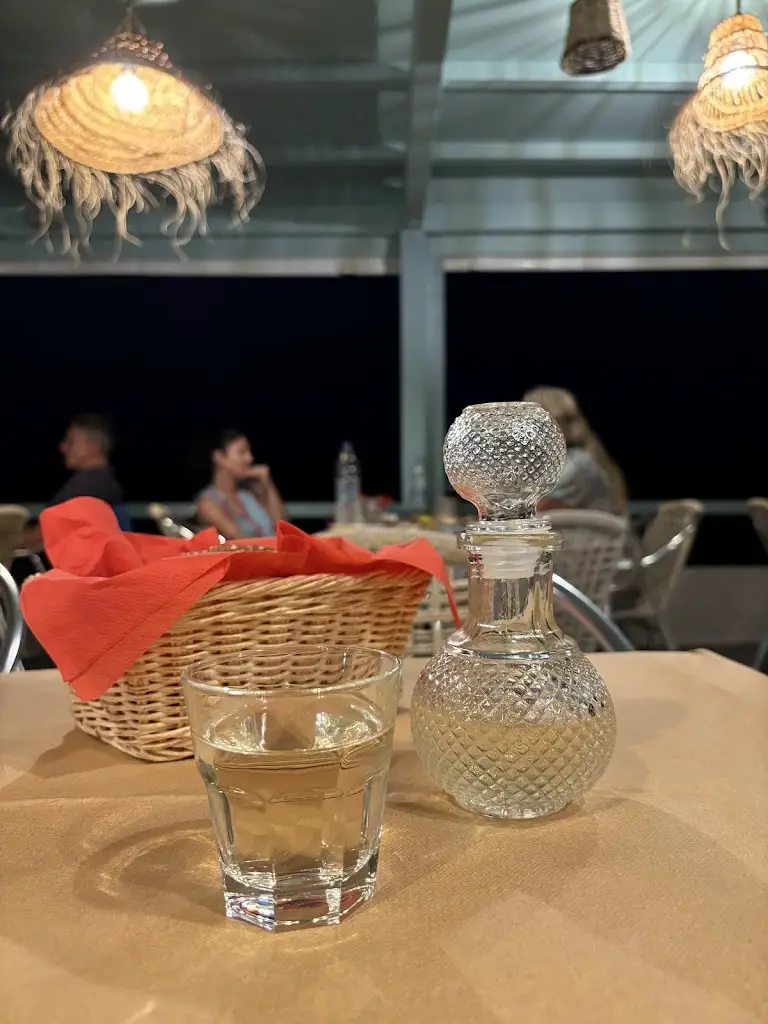 Alex_Gialos Beach_Skýros_review