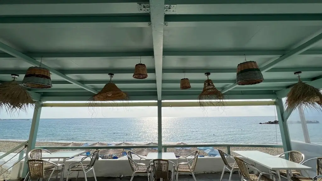 Gialos Beach Restaurant in Skýros