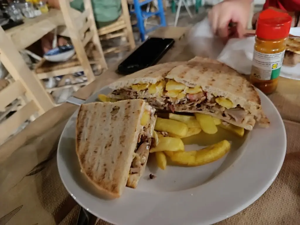 Mouza grill house_Skýros_slider_image_2