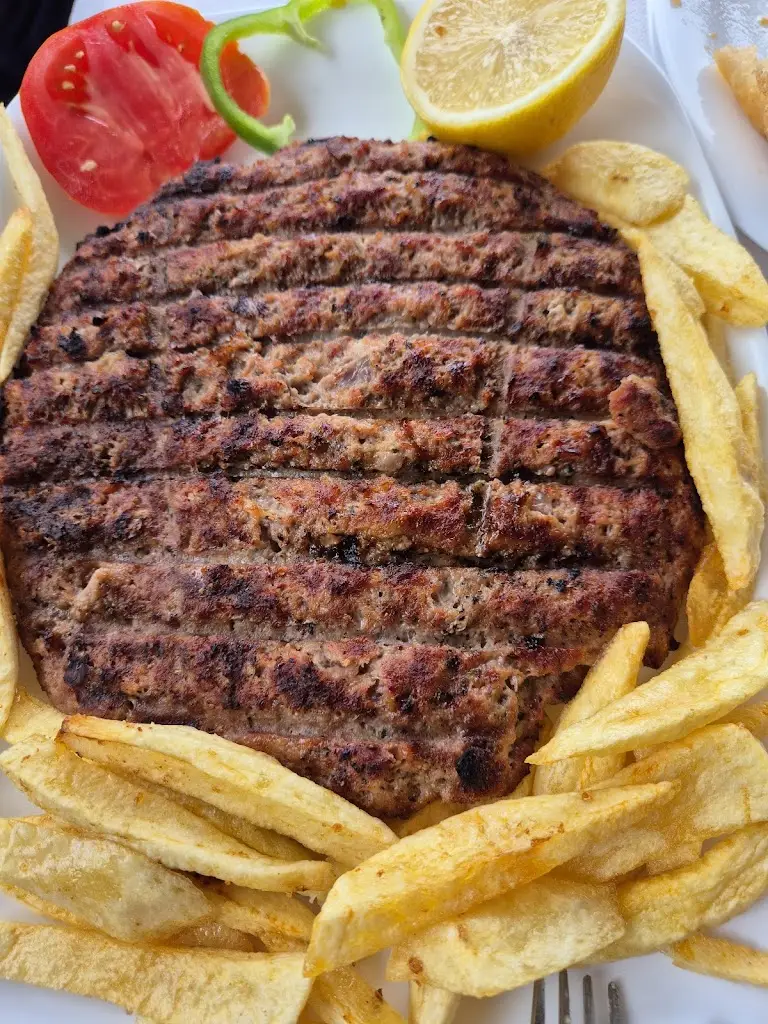 O Lambros_Skýros_slider_image_3