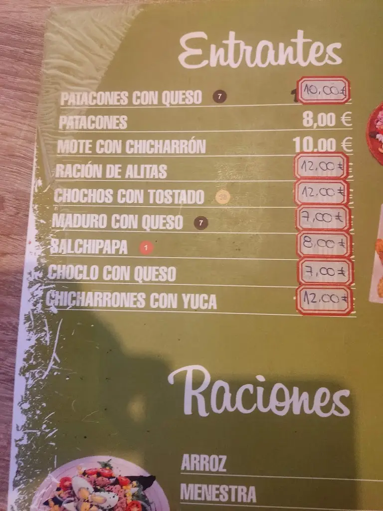 Menü_LA FAMILIA_Vathí_Bild_3