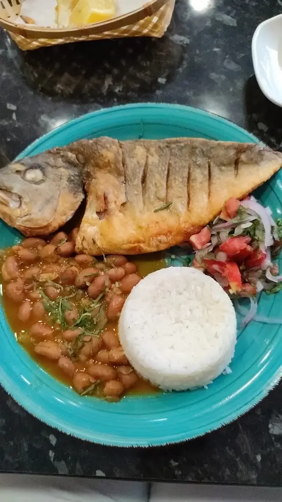 Tillmann Hölz_LA FAMILIA_Vathí_Bewertung