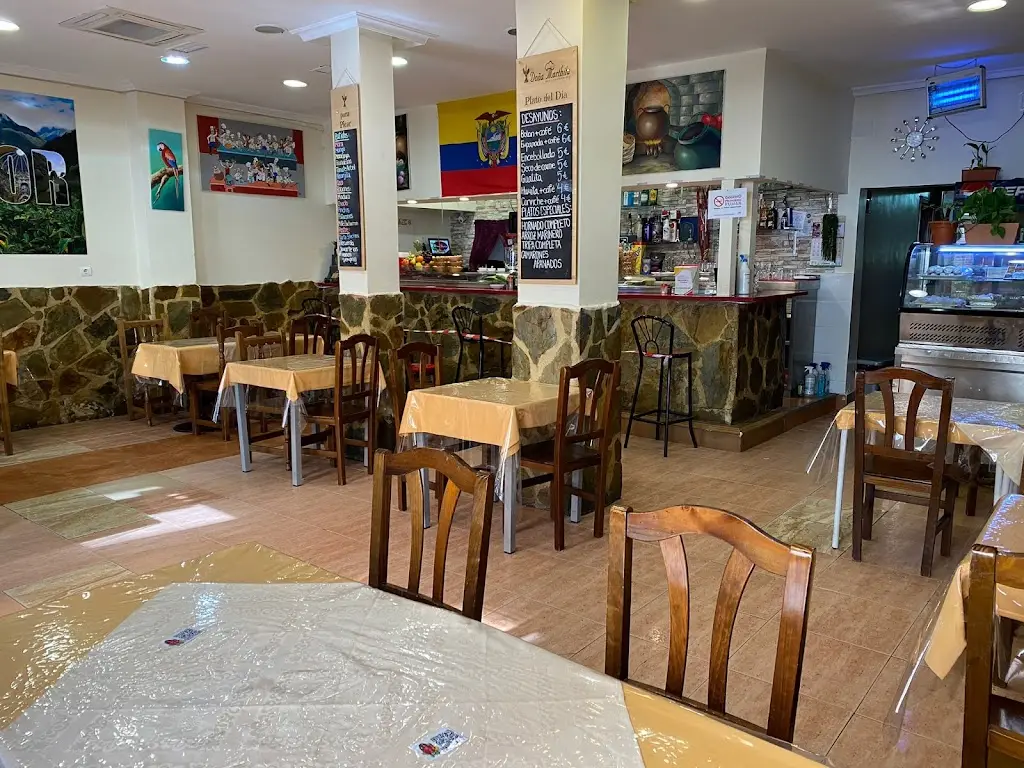 LA FAMILIA Restaurant in Vathí