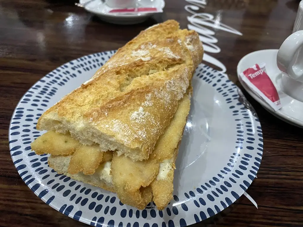 Lucila Prestach_Eliá_Vathí_review