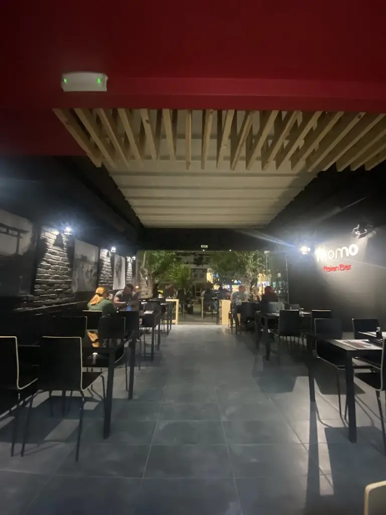 Momo Asian Bar (Argyroupoli) restaurant in Argyroúpoli