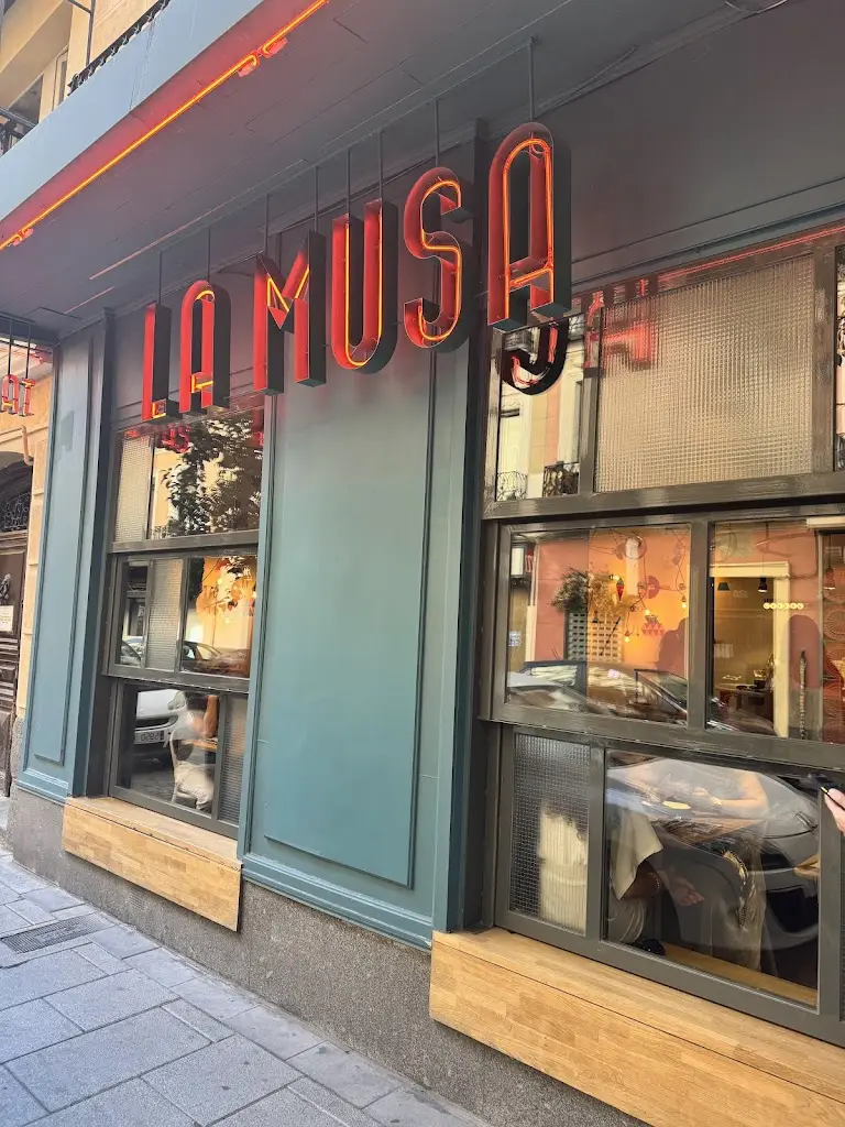 Trehantiri Taverna_Vathí_slider_image_3