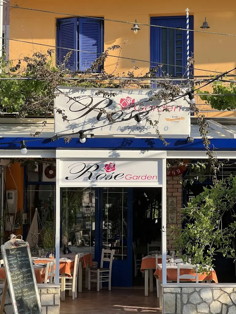 Rose Garden Restaurant in Vathí