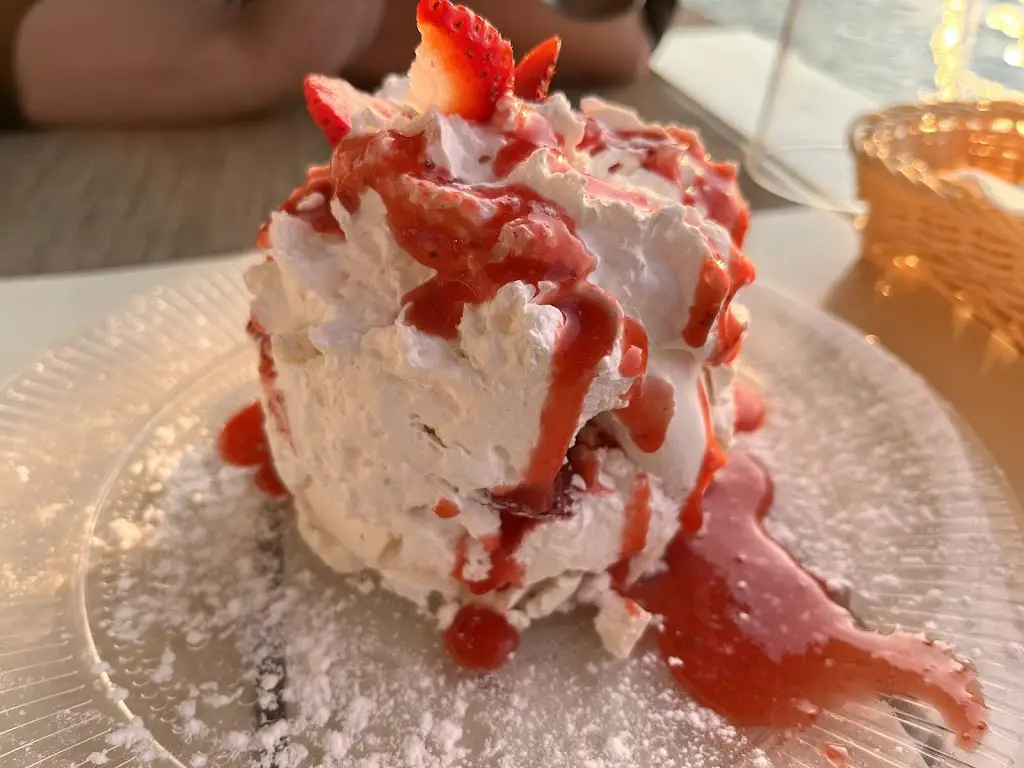 Ashley Perkins_Mills_Vathí_recensione