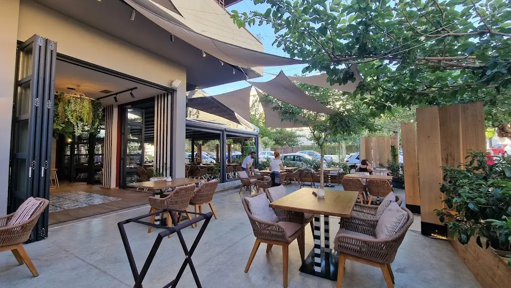 ABRAMO restaurant in Argyroúpoli