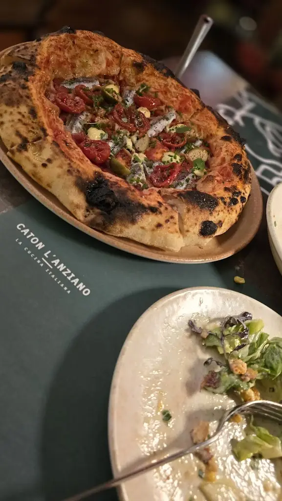 Tina T_Caton L'anziano_Argyroúpoli_review