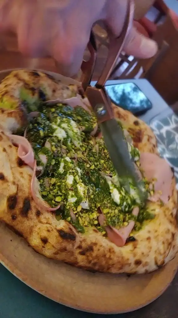 Caton L'anziano_Argyroúpoli_slider_image_2