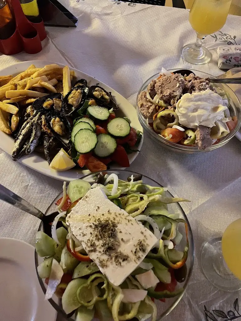 Oksana Dychiy_Restaurant Bar Angelos_Ágios Geórgios_Bewertung