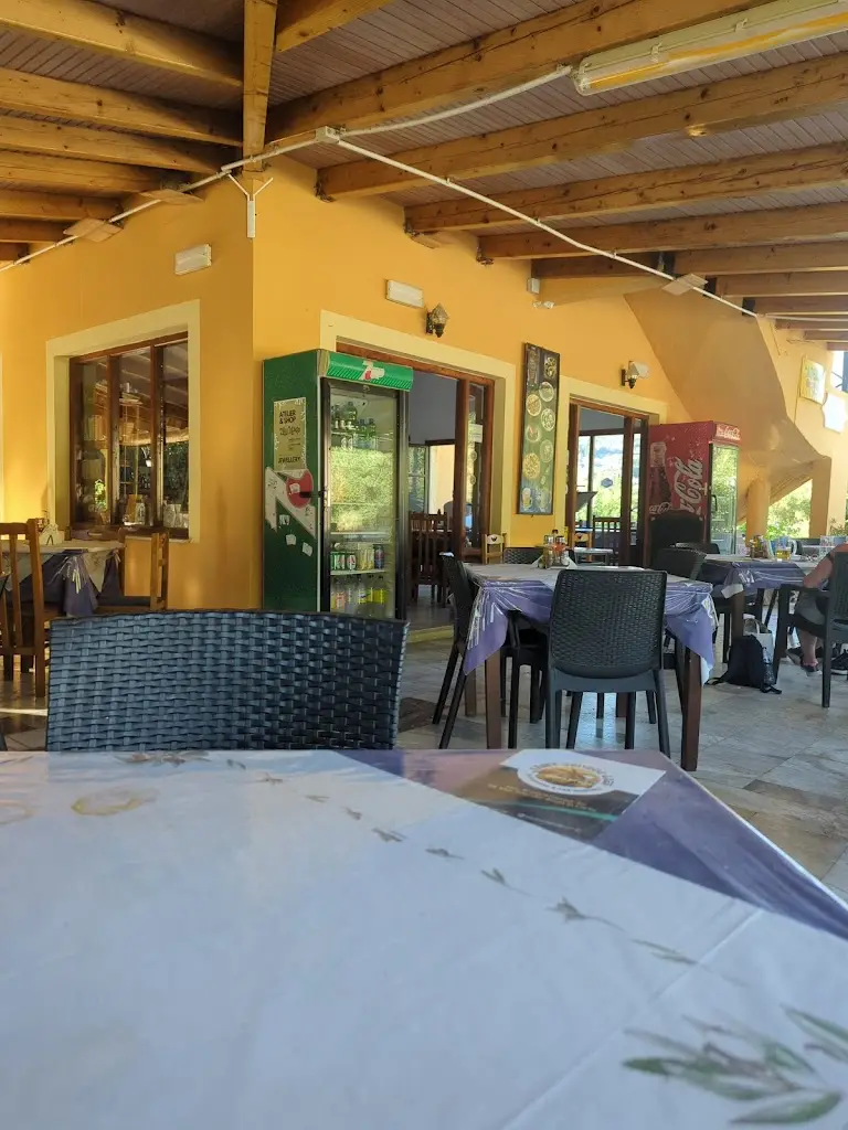 Restaurant Bar Angelos Restaurant in Ágios Geórgios