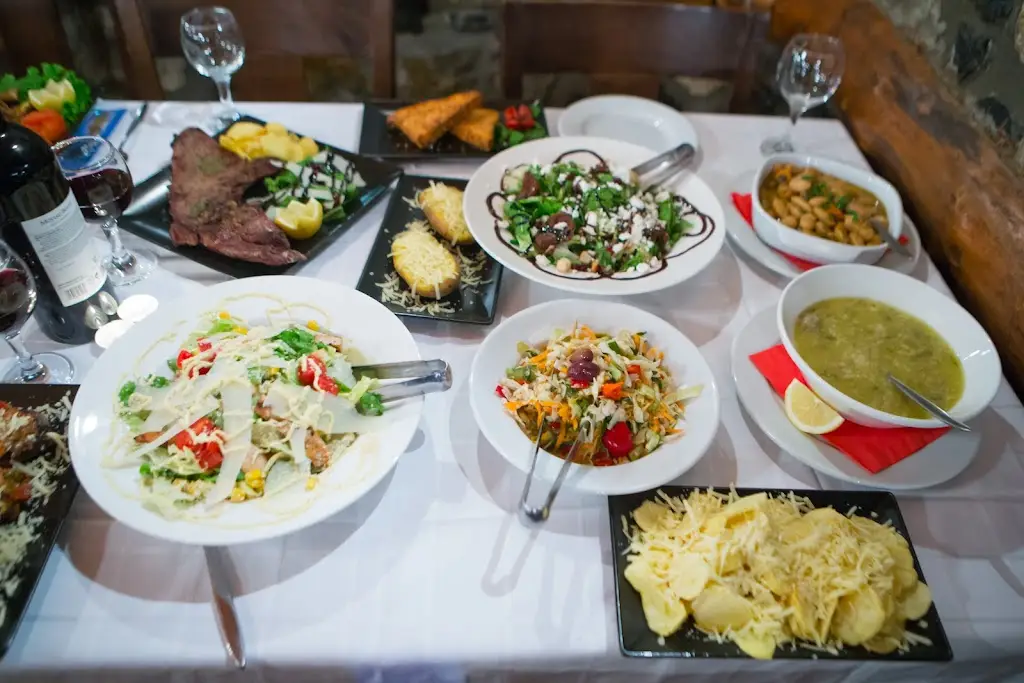 Taverna Ta Skalopatia_Ágios Athanásios_slider_image_3