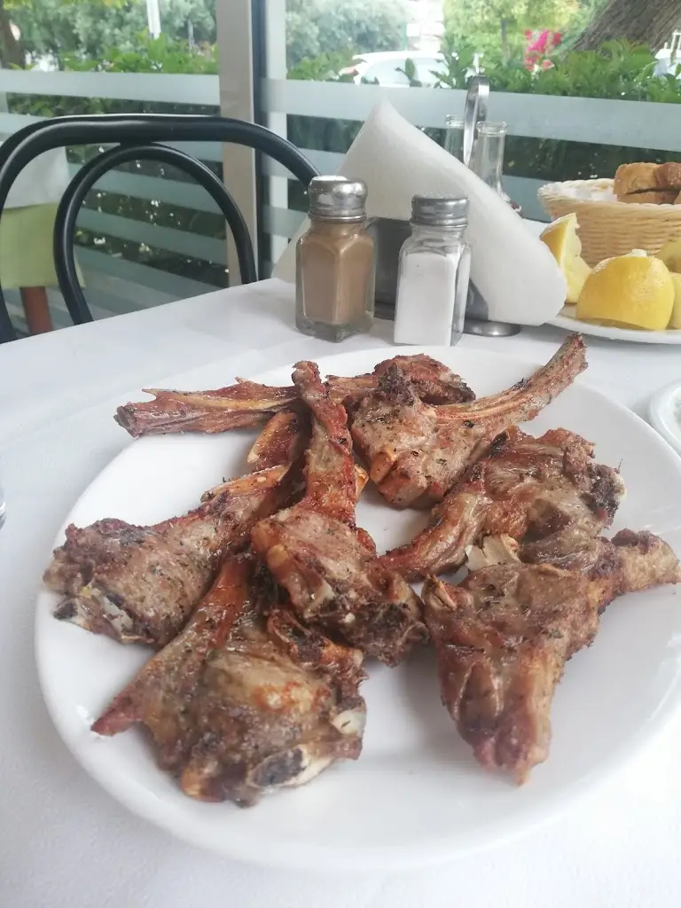 Menu_Όμορφη Γωνιά_Argyroúpoli_image_3