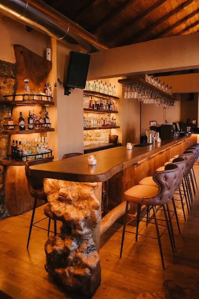 Himones Chalet Experience Restaurant in Ágios Athanásios