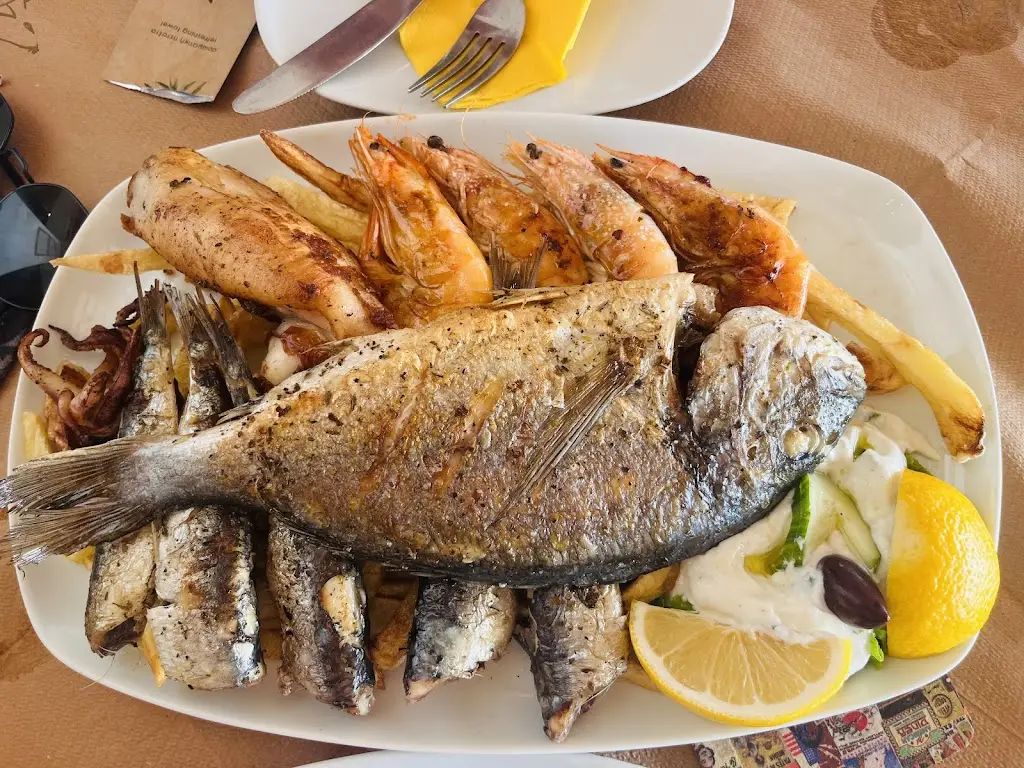 Mihai Efros_Akrogiali Family Taverna Agios Gordios_Ágios Athanásios_Bewertung