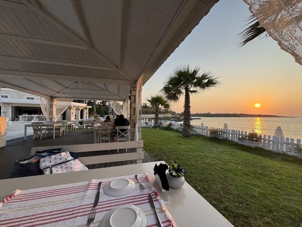 E P_Pyramid Restaurant Cafe_Ágios Spyrídon_Bewertung