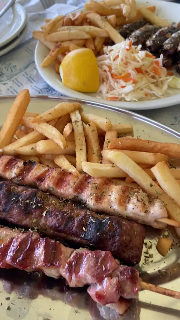 Hellas Traditional Tarverna Restaurant in Ágios Spyrídon