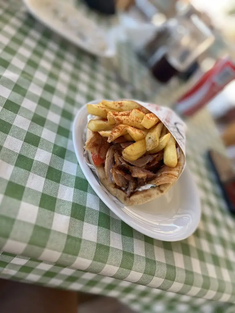 Tia Skervin_Yiannis Grill Room_Ágios Spyrídon_Bewertung