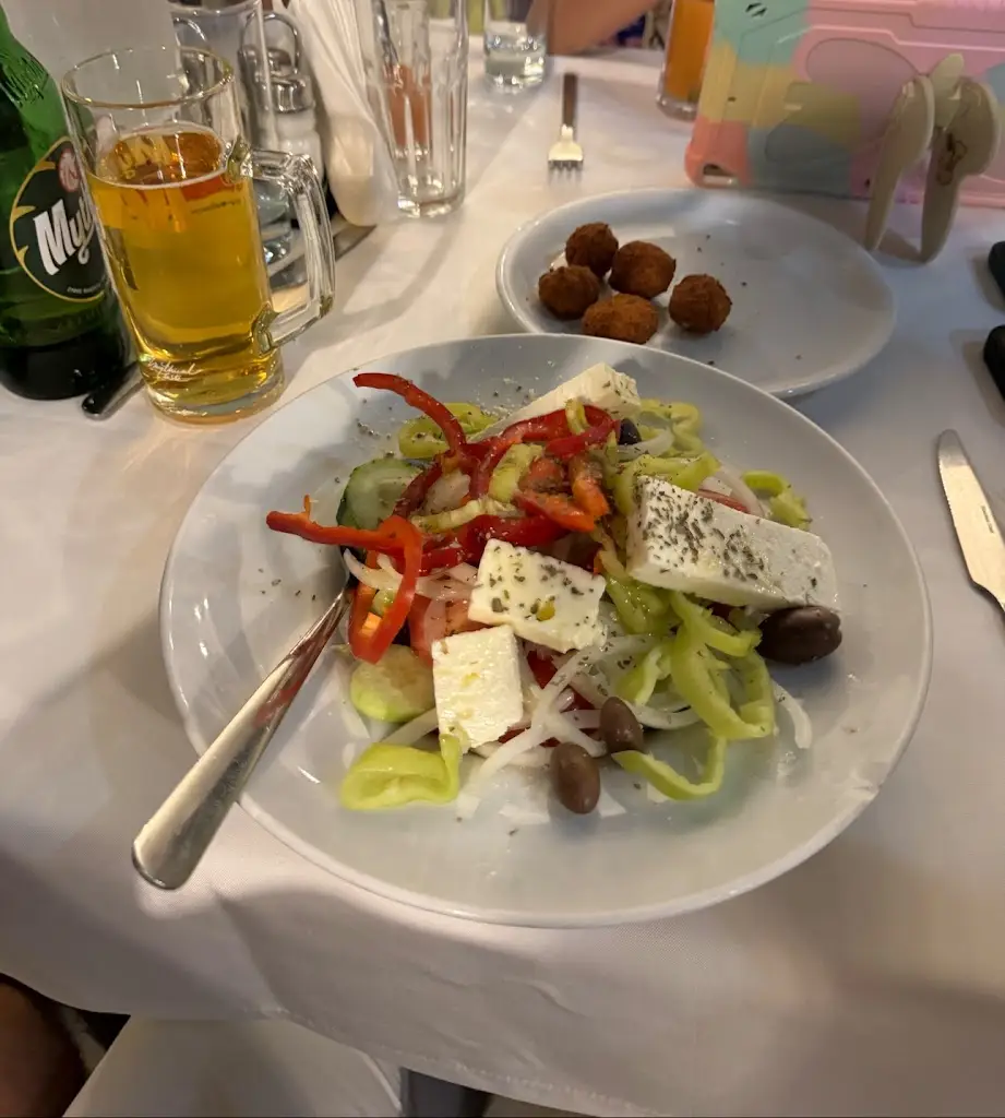 Andreea Prajescu_Ambrosia Taverna_Áfytos_Bewertung