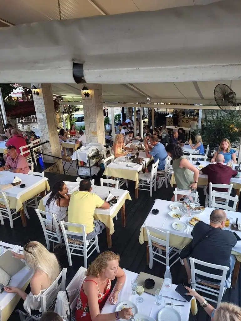 Ambrosia Taverna_Áfytos_slider_image_1