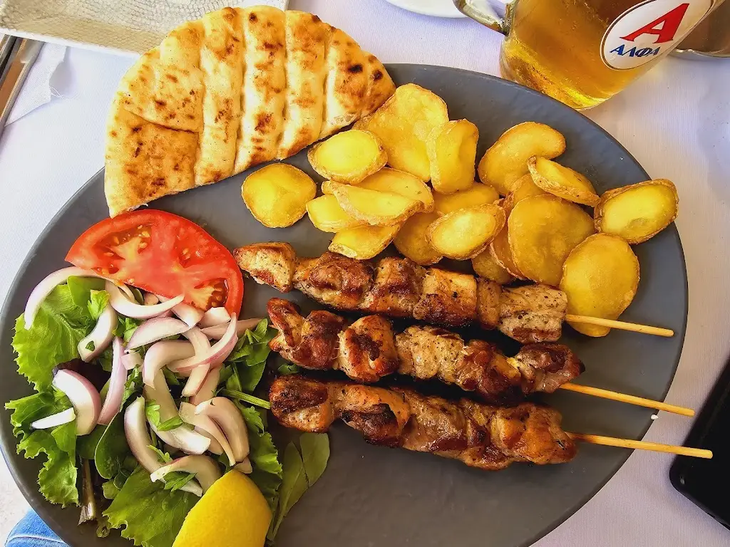 Irma Mel_Taverna to Steki_Áfytos_review