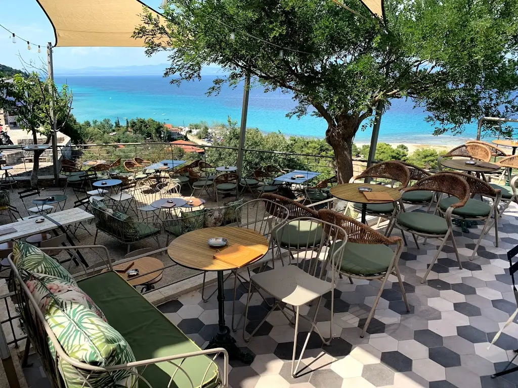 Notos All Day Bar Restaurant in Áfytos