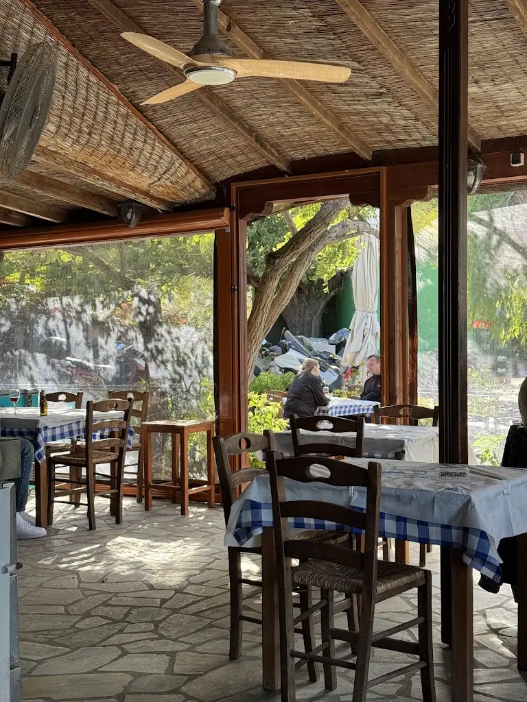 Ta Glarakia_Áfytos_slider_image_3