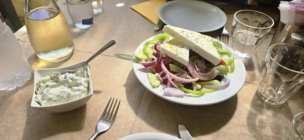 mani Mani_Argyroúpoli_slider_image_2