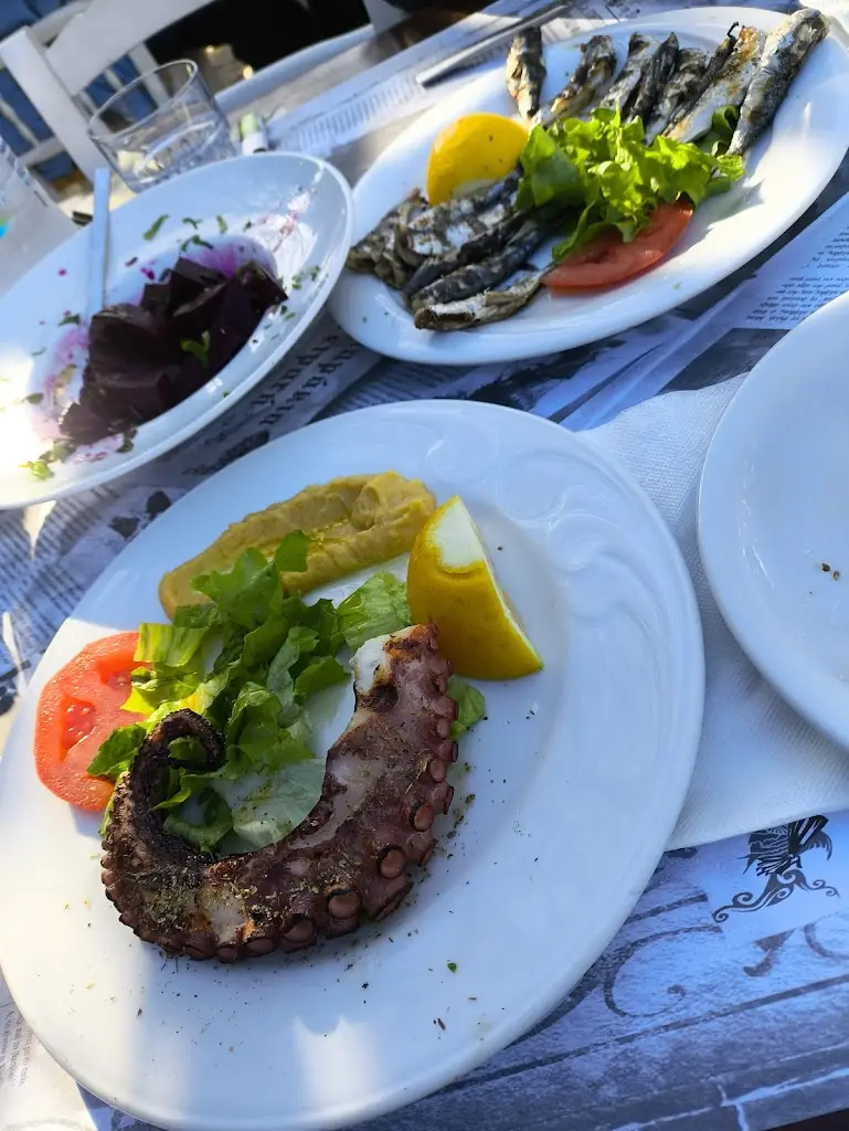 Menü_Ta Mpakaliarakia Tou Peirati_Áfytos_Bild_6