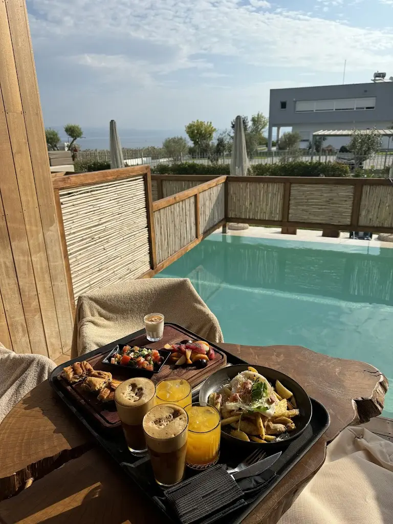 Ivona_KING'S AND QUEEN'S POOL BAR- JACUZZI-CAFE/BREAKFAST/BRUNCH/PIZZA AFITOS_Áfytos_Bewertung