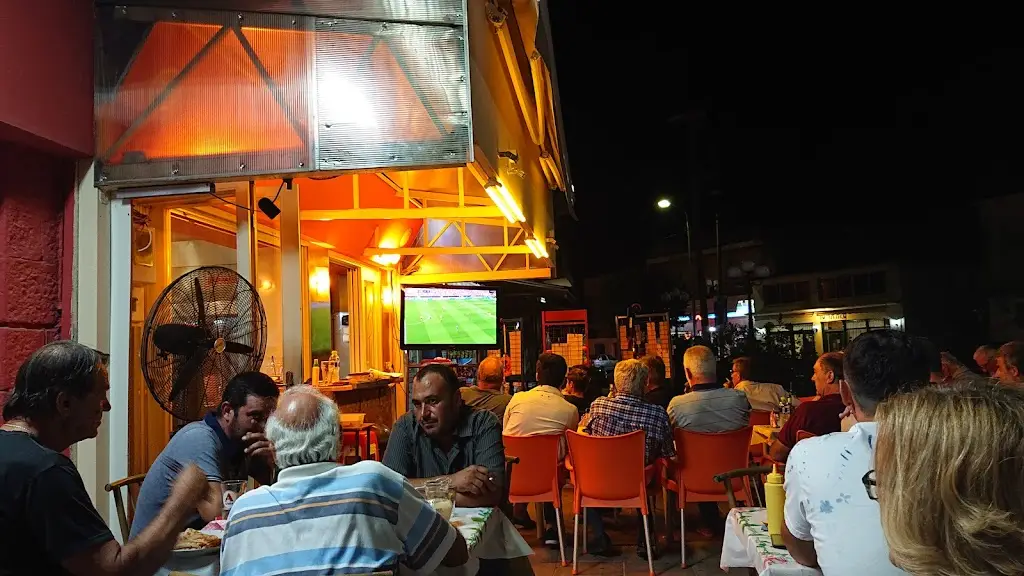 Michael Augustine_Mantzare_Aigínio_Bewertung