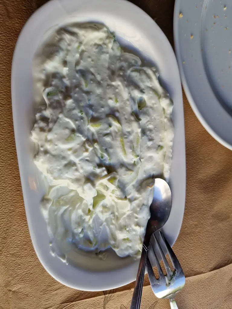 Menü_Alector_Aigínio_Bild_1