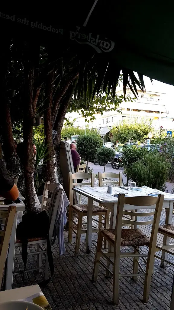 ALARGINO TAVERN_Argyroúpoli_slider_image_2