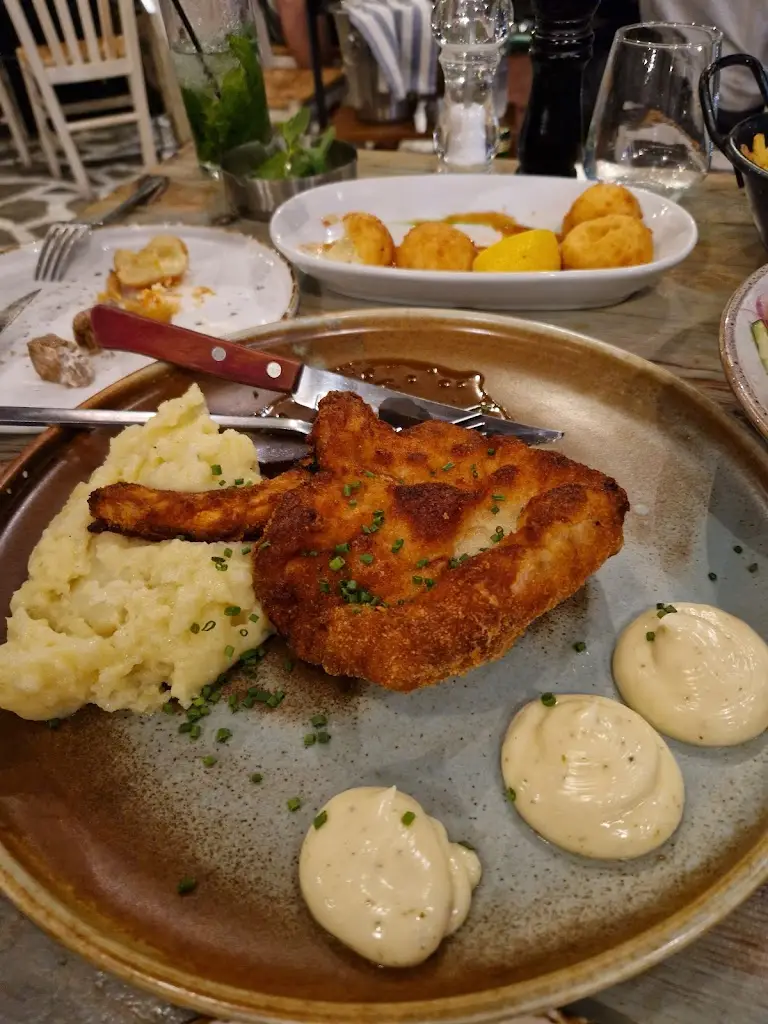 George Manikas_Gioma Meze_Ágios Nikólaos_Bewertung