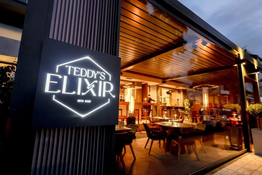Teddy's Elixir Restaurant in Argyroúpoli