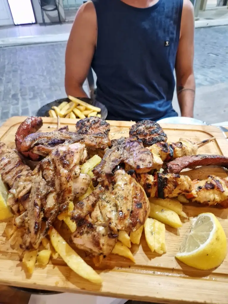 George Manikas_To Potiraki_Ágios Nikólaos_Bewertung