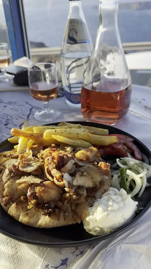 Aeolos Tavern_Akrolímni_slider_image_2