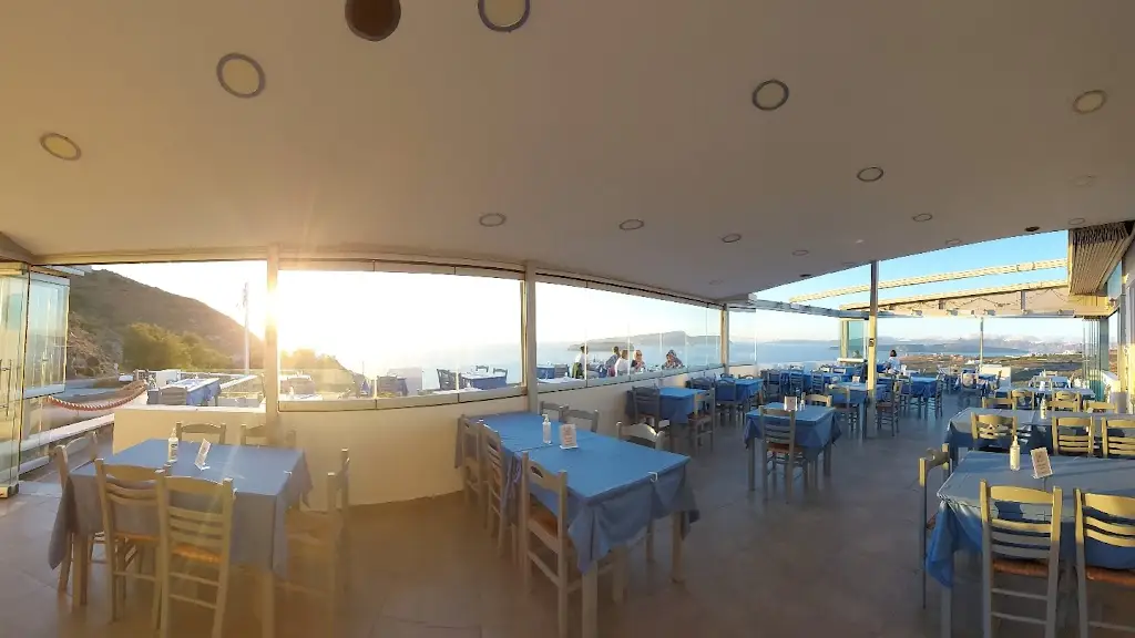 Giorgaros_Akrolímni_slider_image_1