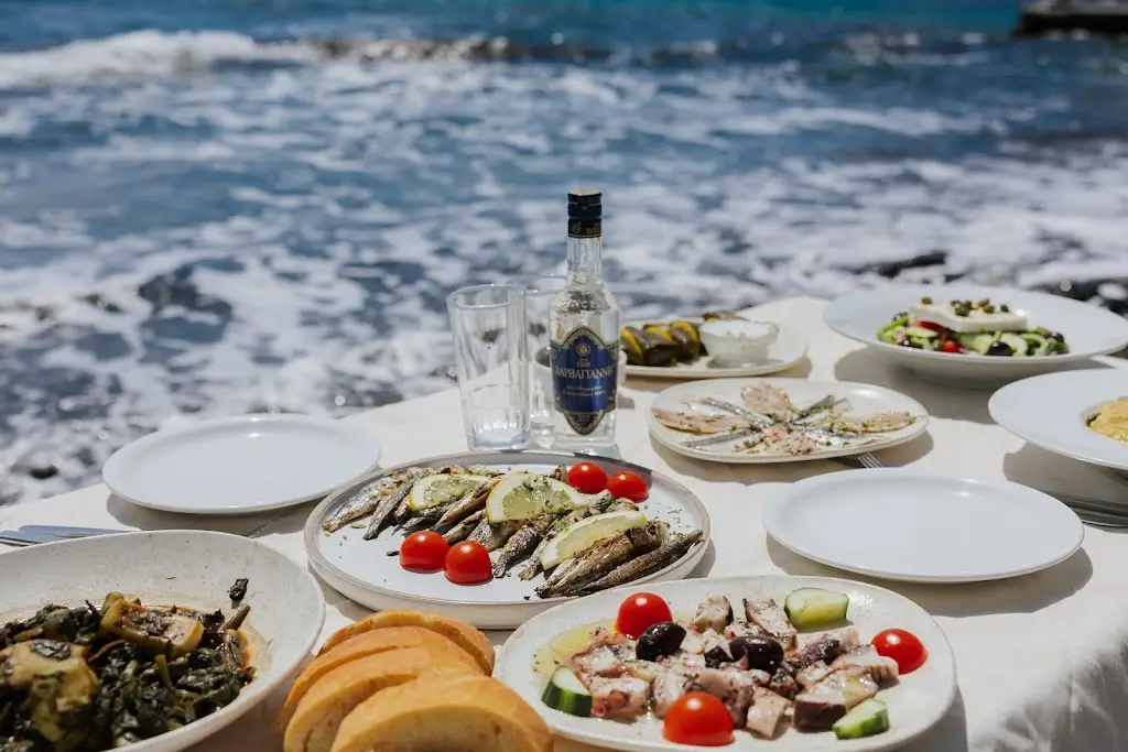 Melina's Tavern_Akrolímni_slider_image_3