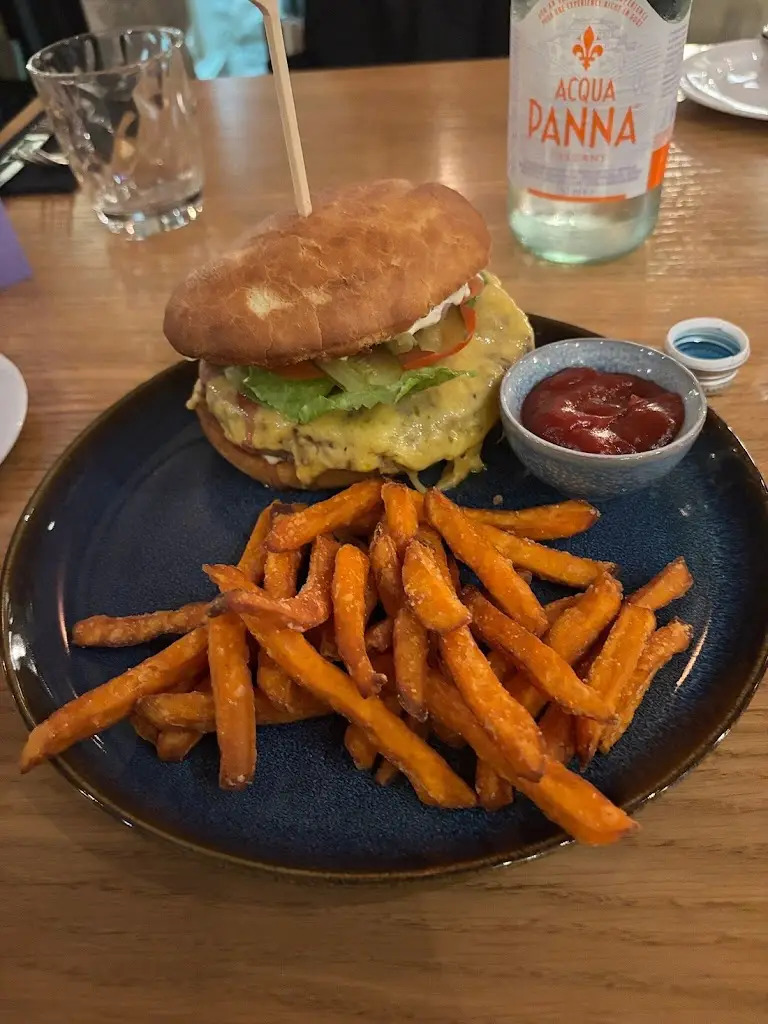 Restaurant Otto_Asprópyrgos_slider_image_2